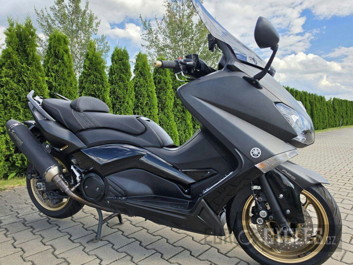 Yamaha T-Max 530 Black Max, skútr