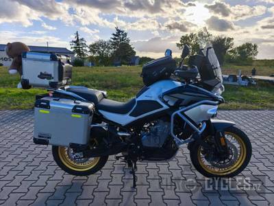 CFMOTO 800 MT Explore, silniční enduro