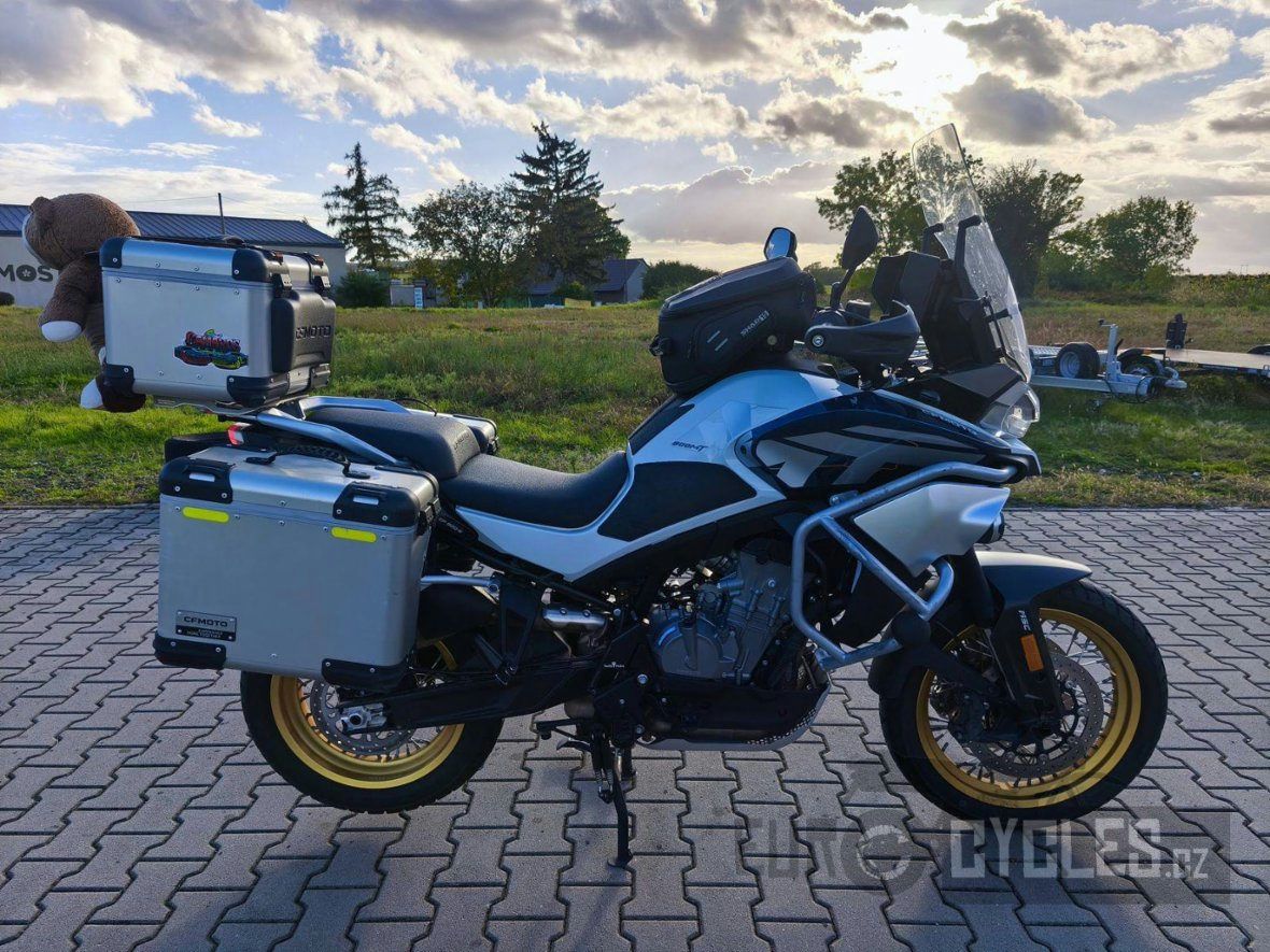 CFMOTO 800 MT Explore, silniční enduro