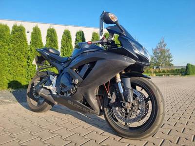 Suzuki GSX-R 600, silniční sportovní