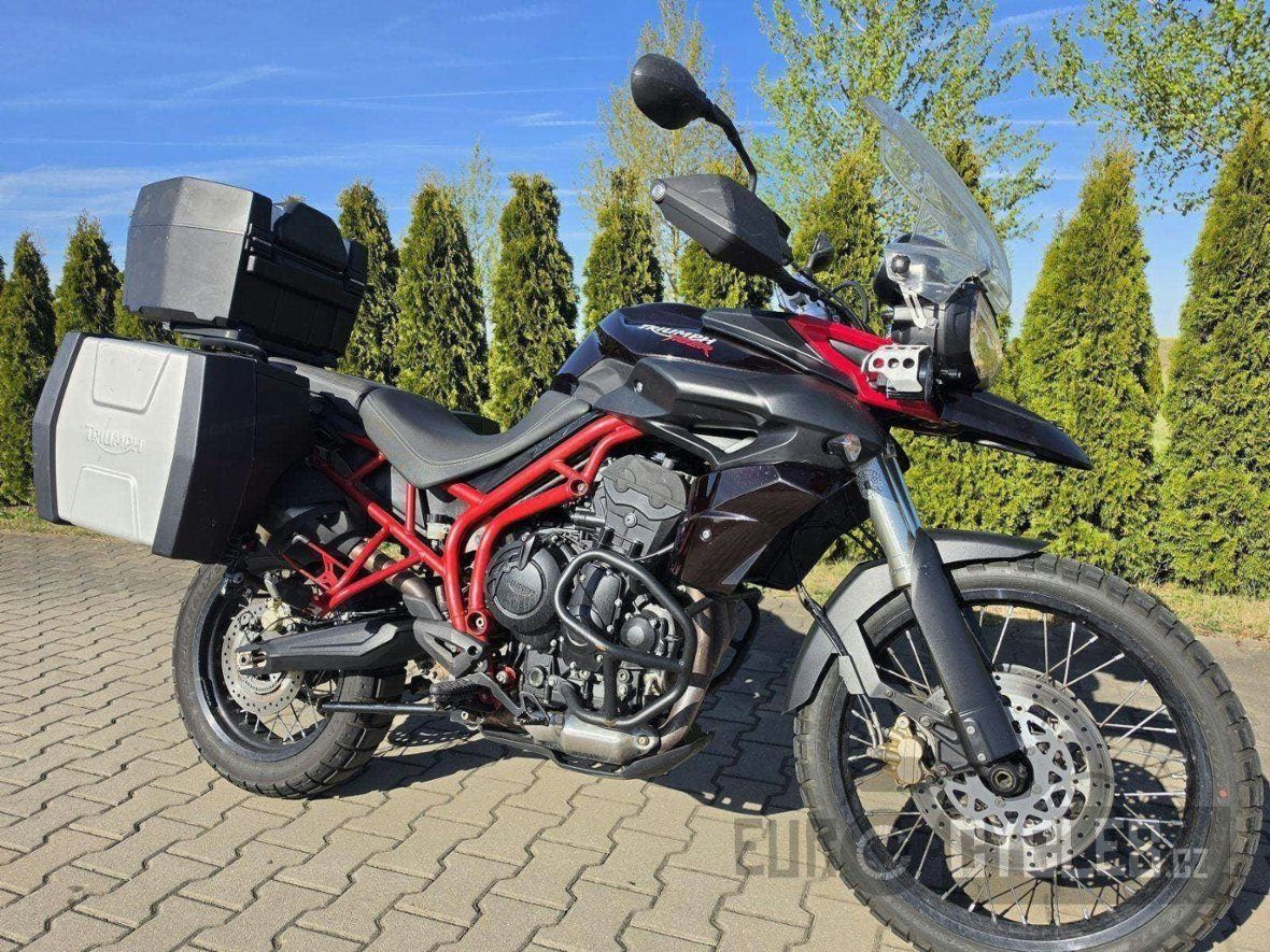 Triumph Tiger 800 XC, silniční enduro