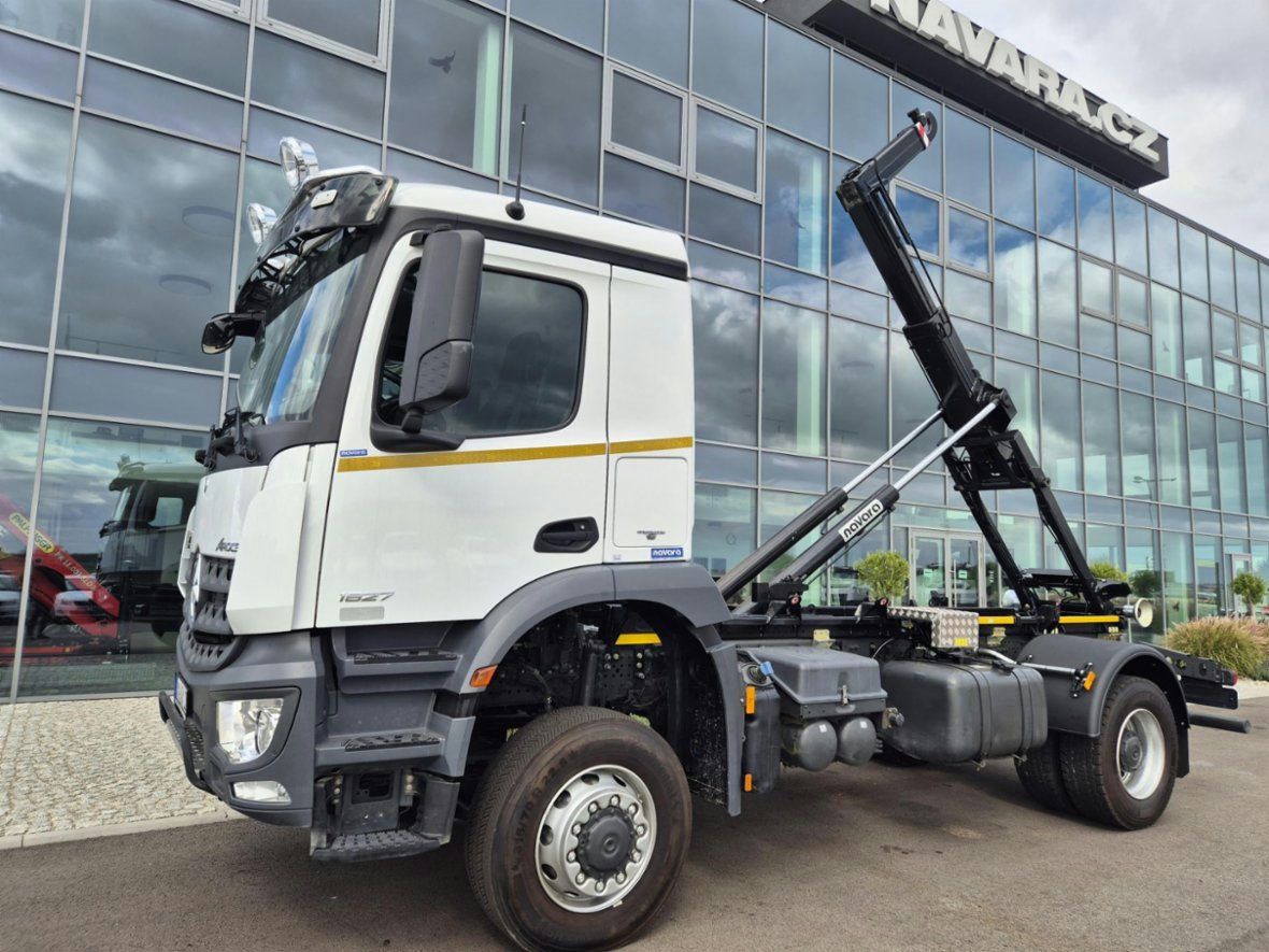 Mercedes-Benz Atego, pro přepravu kontejnerů