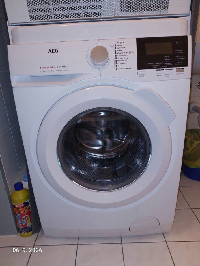 PRODÁM PRAČKU AEG NA 9 KG