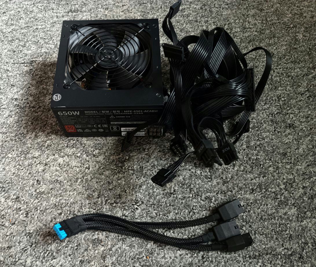 Zdroj Cooler Master 650W 12V-2x6