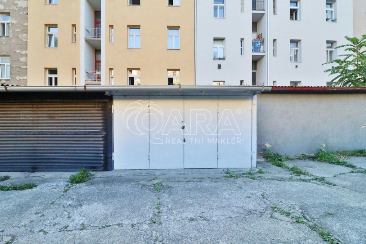 Prodej garáže 16 m2 na vlastním pozemku Praha 3 - Žižkov