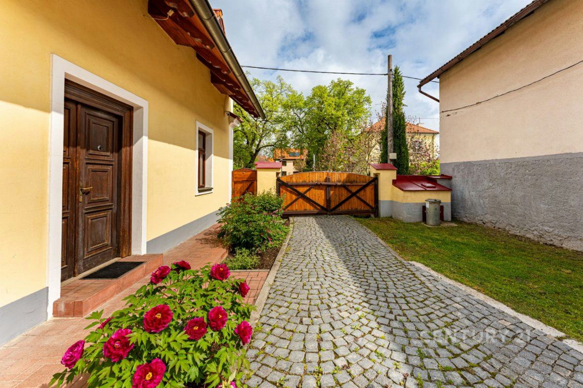 Stylové bydlení v Ladově kraji s možností podnikání i hospodaření