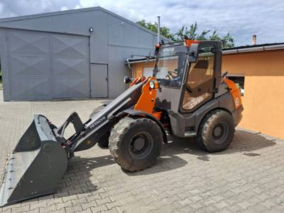Kolový nakladač Hitachi ZW95-6V r. 2020,
