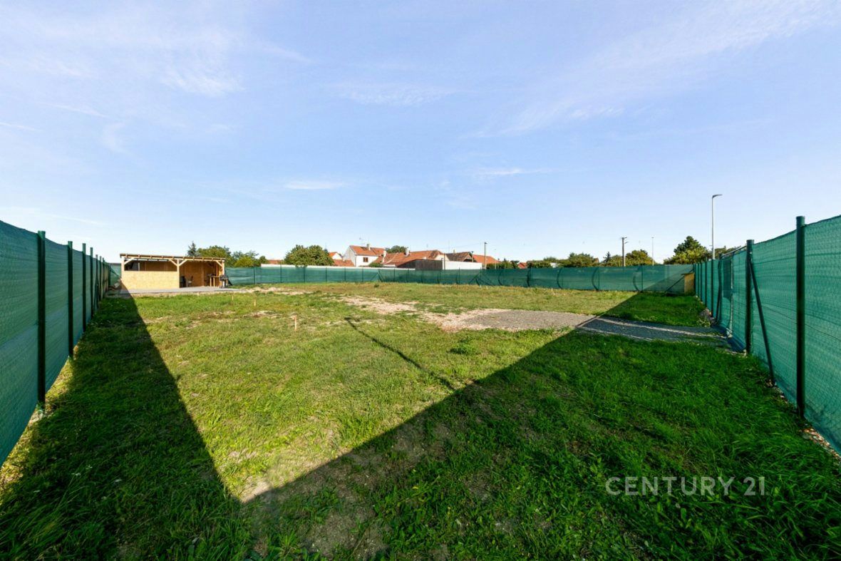 Stavební pozemek 839 m² + projekt RD 5+kk + zrealizované přípojky | Cvrčovice, o