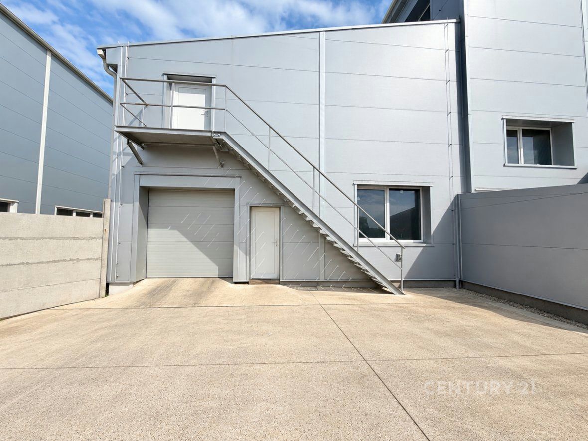 EXKLUZIVNÍ PRONÁJEM VÝROBNÍ HALY 330 m² HODONÍN – ul. BRNĚNSKÁ