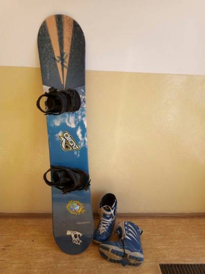 Snowboard a boty