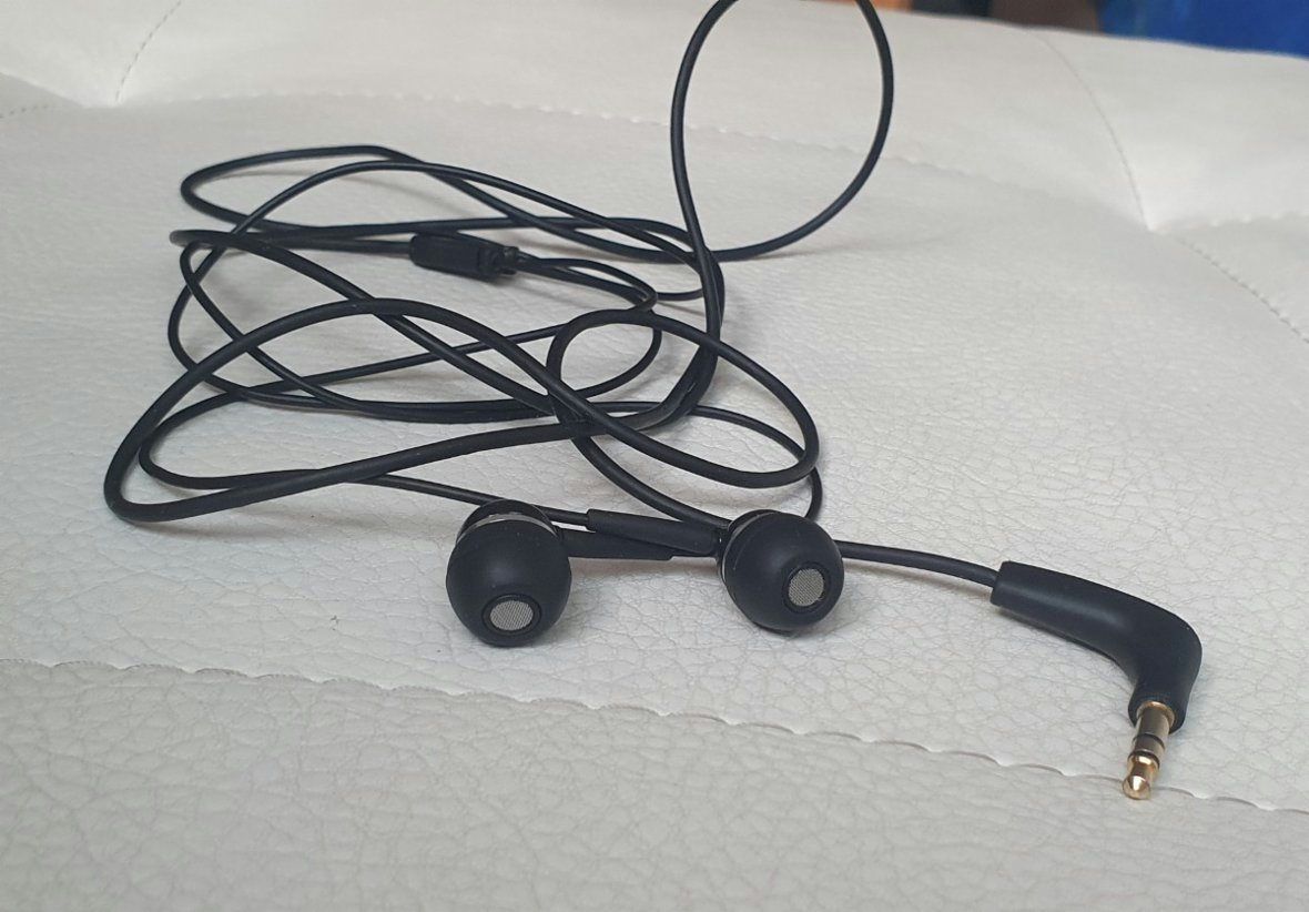 Sluchátka Sennheiser cx 300 ii - jedno